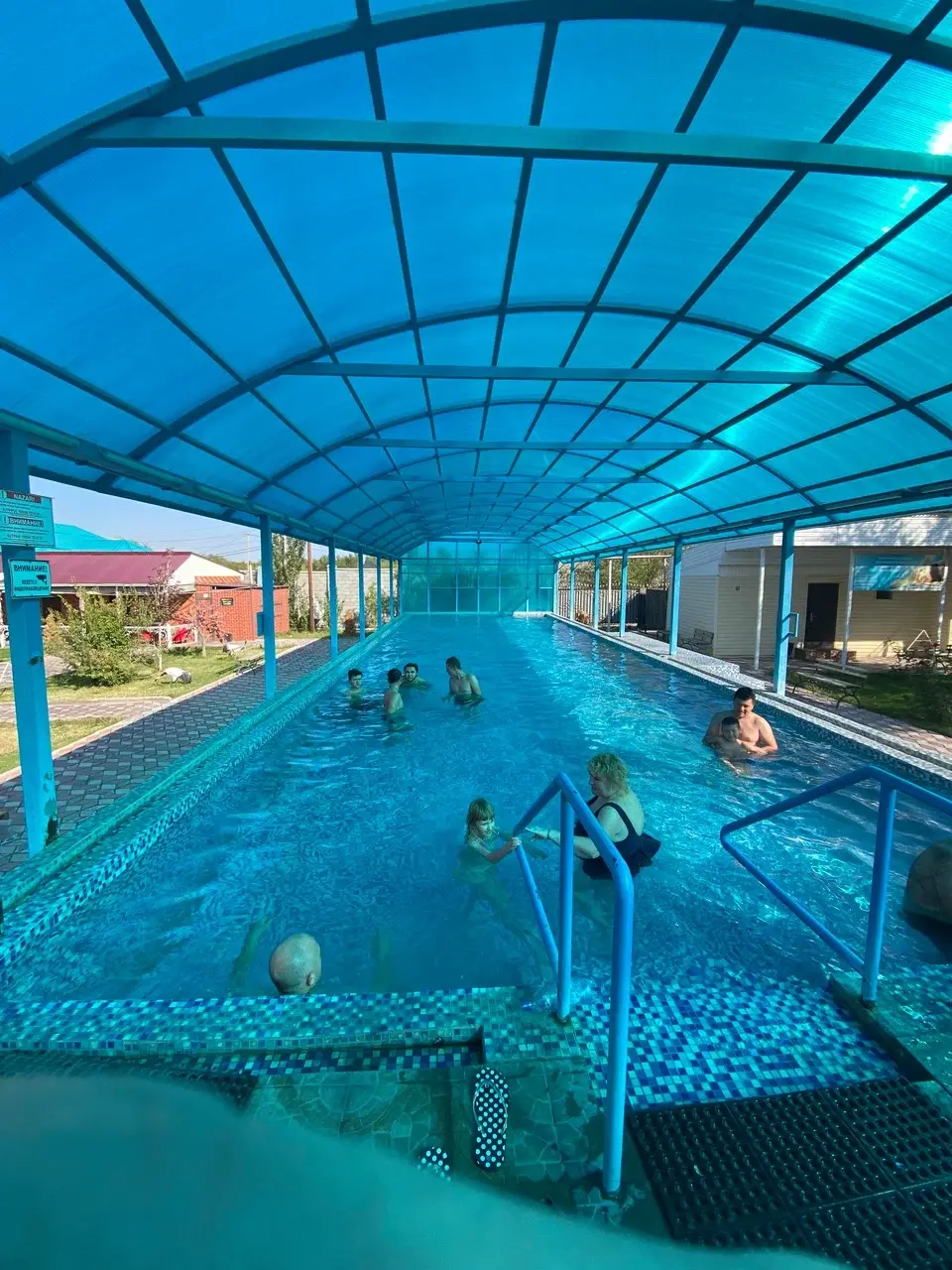 Термальные источники Чунджа — открытый бассейн с паром